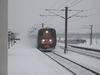 Nyfaldet sne og gennemgående tog, det er som at stå i en snestorm.